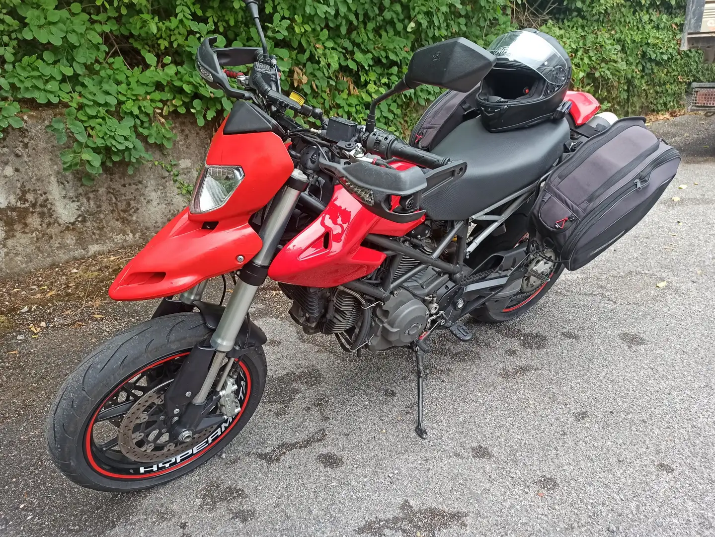 Ducati Hypermotard 796 Rosso - 1