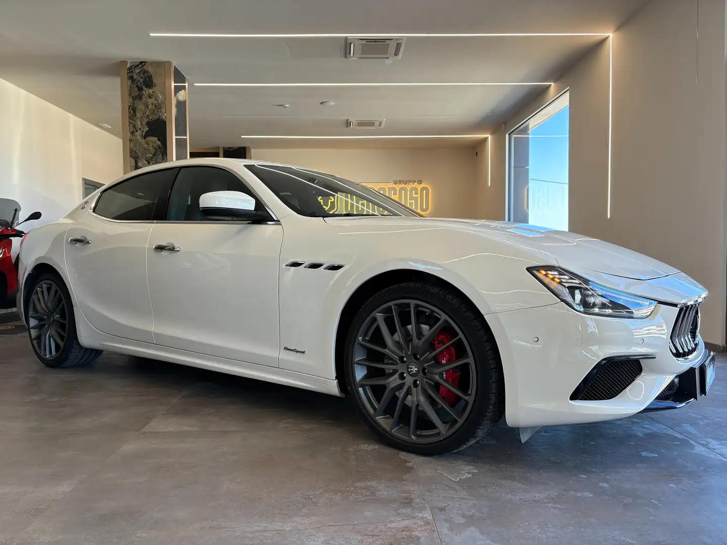 Maserati Ghibli 275cv auto my18 Gransport pack carbonio Weiß - 2