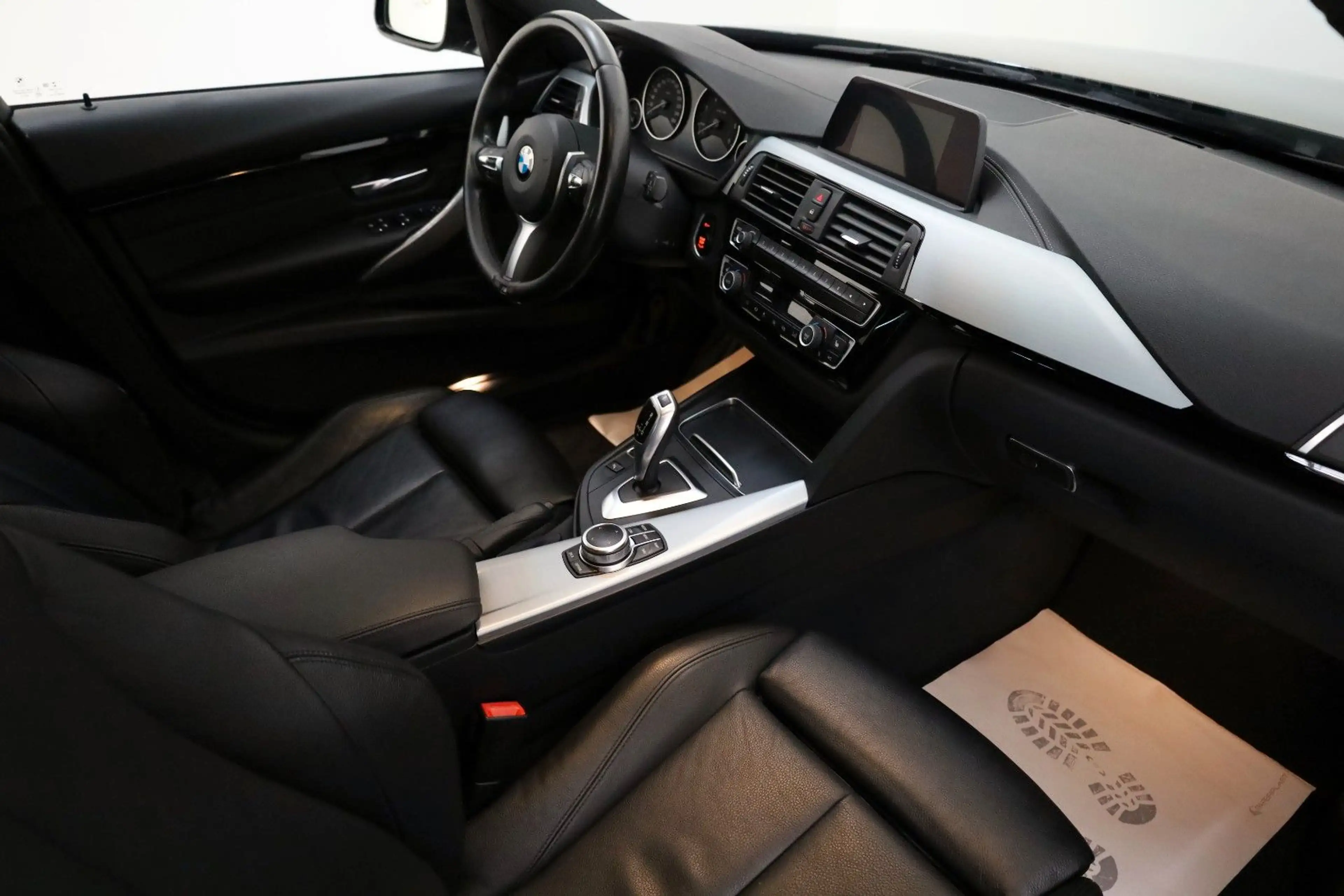 BMW 320 d Touring M Sport Leder,Navi,LED,SH,PDC,SR+WR — photo 3
