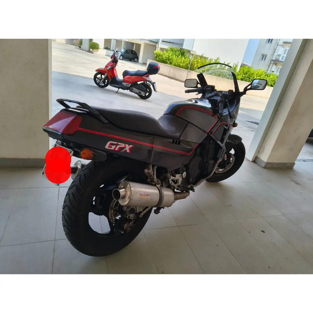Kawasaki GPX 750 R twin CAM 16 valve in Black - 2