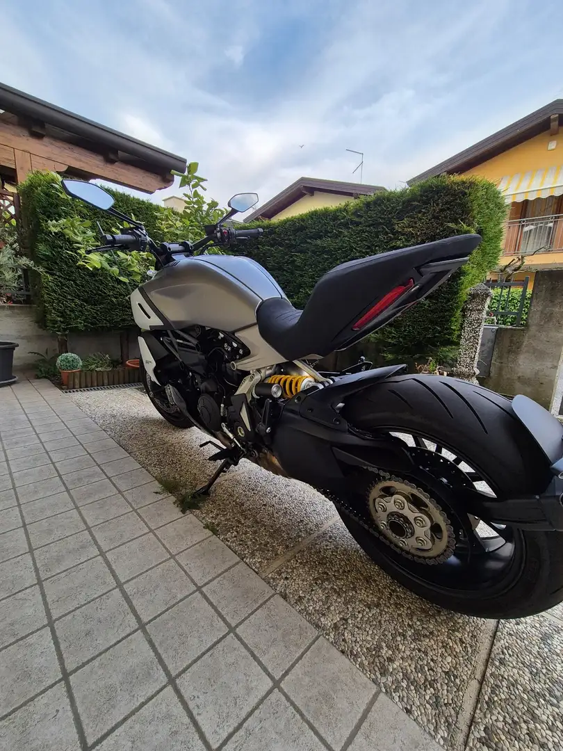 Ducati Diavel 1260 Gri - 2