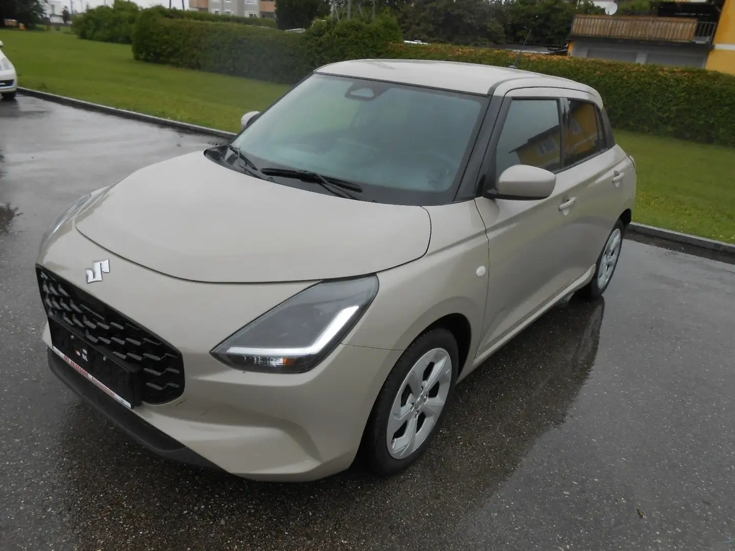 Suzuki Swift Swift 1,2 Hybrid DualJet Shine Shine Beige - 1