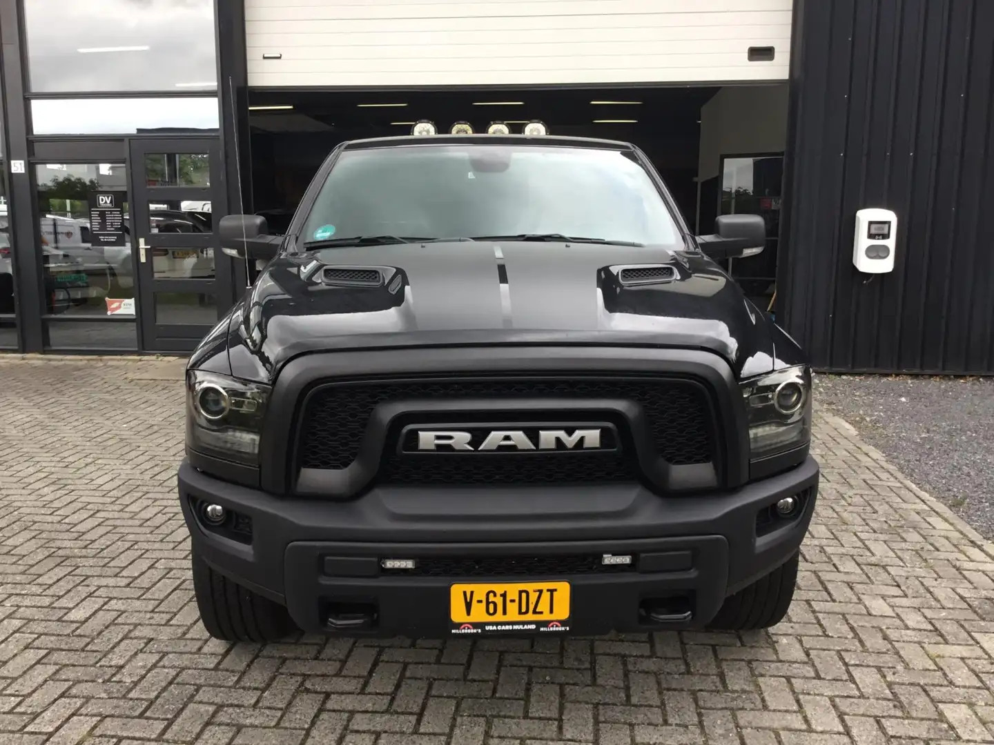 RAM 1500 RAM SLT WARLOCK Negro - 2