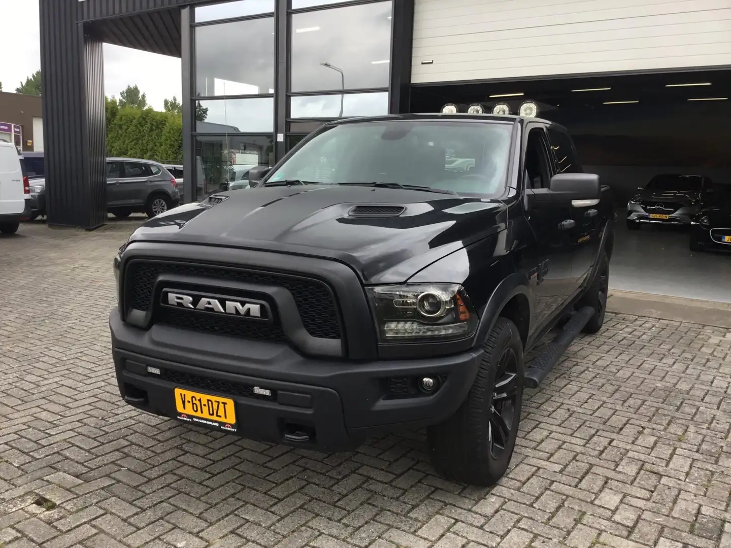 RAM 1500 RAM SLT WARLOCK Negro - 1