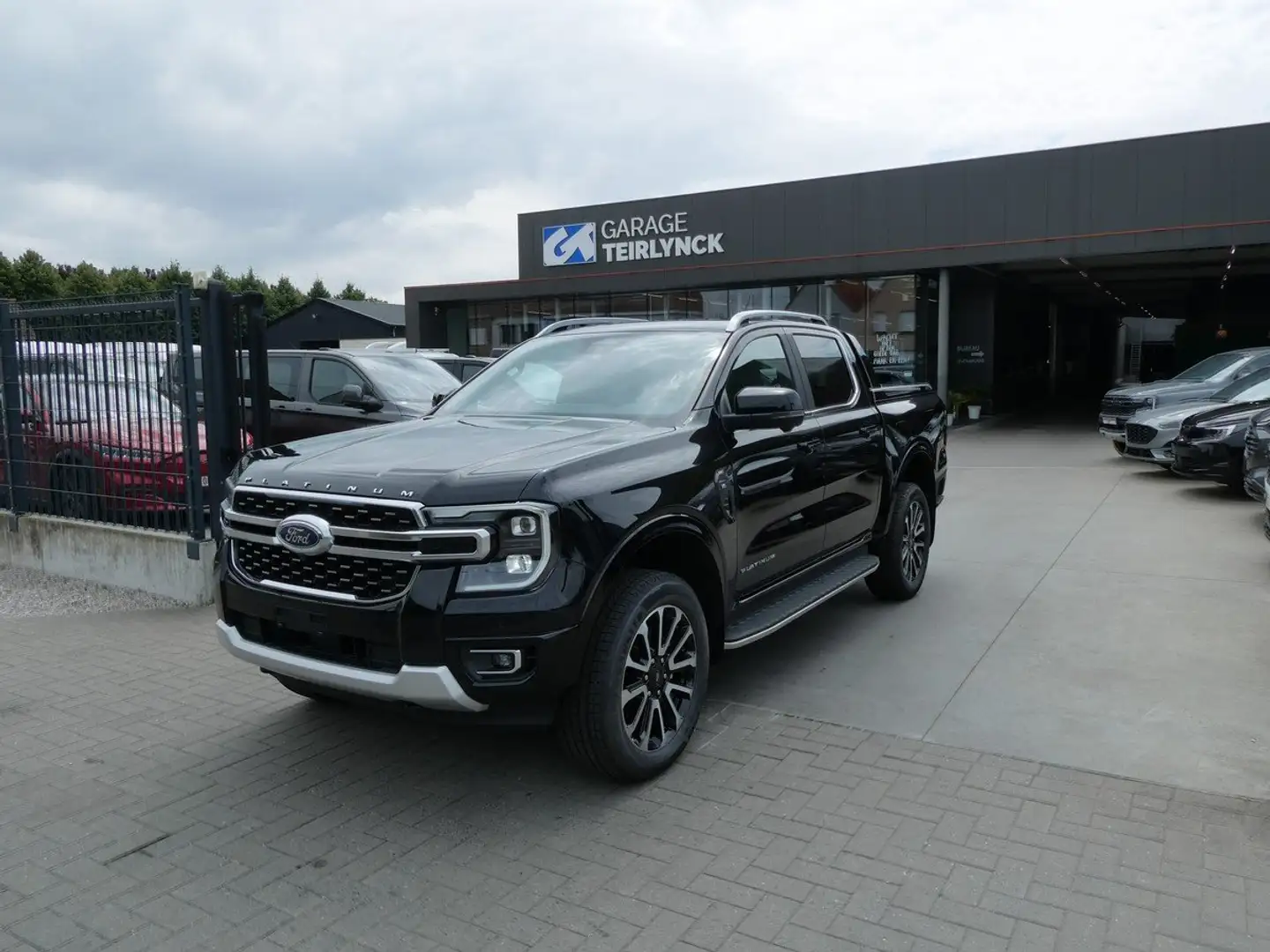 Ford Ranger 3.0 V6 240pk Platinum 4x4 Full Opt Stock (25252) Zwart - 1