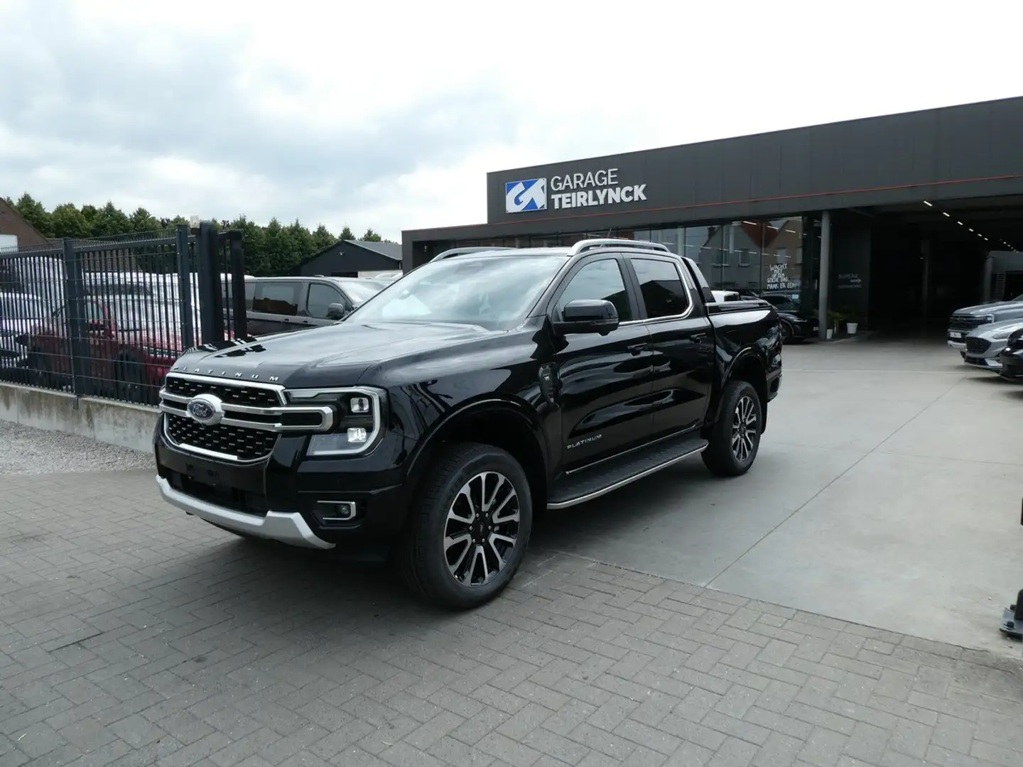 Ford Ranger 3.0 V6 240pk Platinum 4x4 Full Opt Stock (25252) Zwart - 2