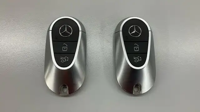 Mercedes-Benz C-Class view 9