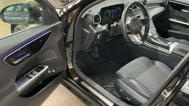 Mercedes-Benz C-Class view 6