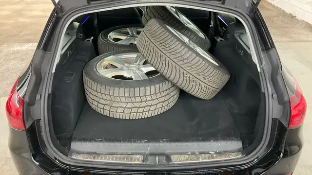 Mercedes-Benz C-Class view 15