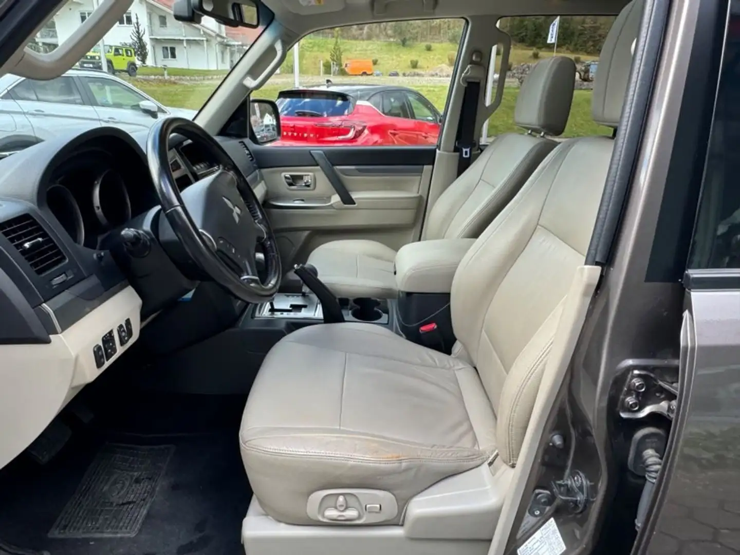 Mitsubishi Pajero 3.2 DI-D 16V aut. 5p. Marrone - 2