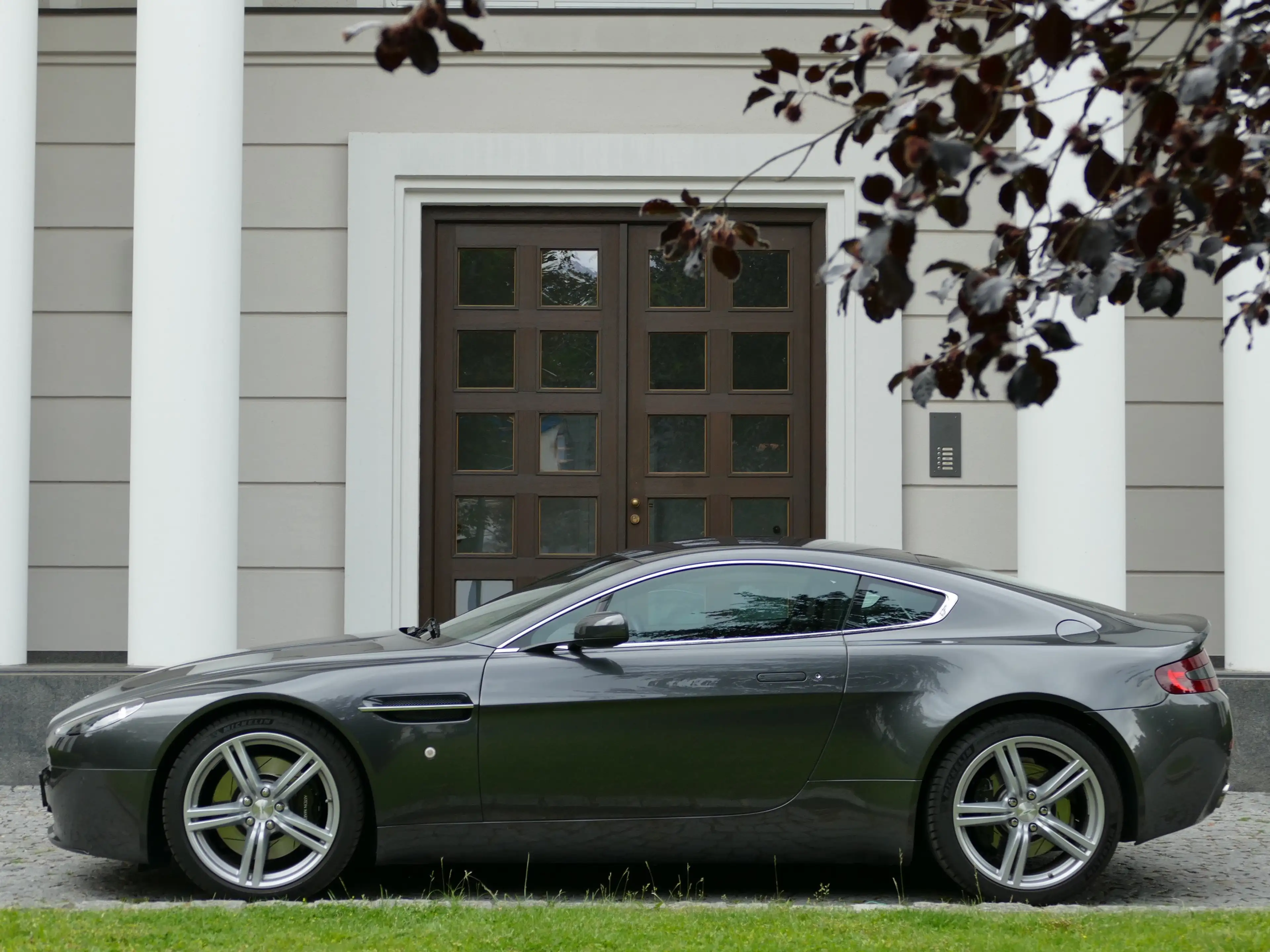 Aston Martin Vantage V8 Vantage 4.7 nur 45'KM/2.Hand/Deutsch/Sonderleder/Sportpack/Premium Sound — photo 2