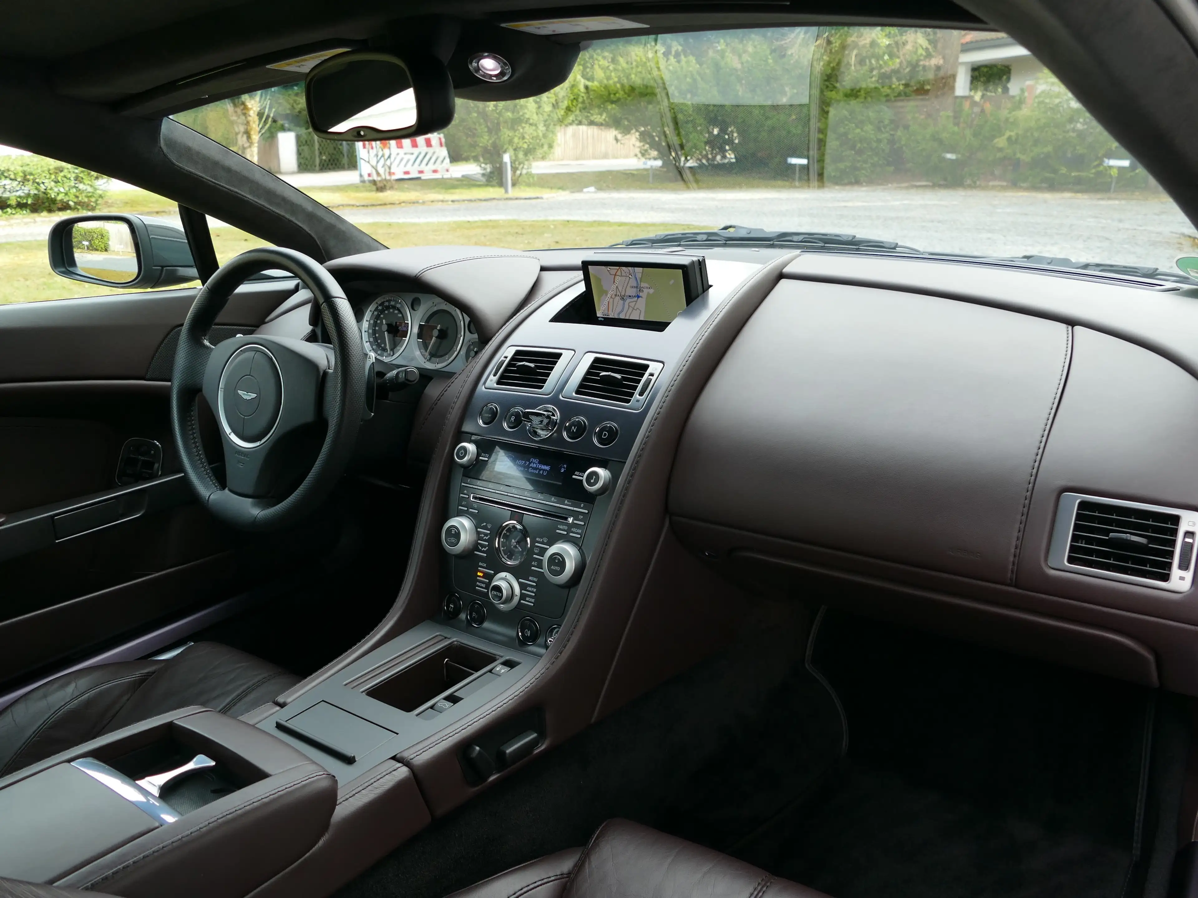 Aston Martin Vantage V8 Vantage 4.7 nur 45'KM/2.Hand/Deutsch/Sonderleder/Sportpack/Premium Sound — photo 10