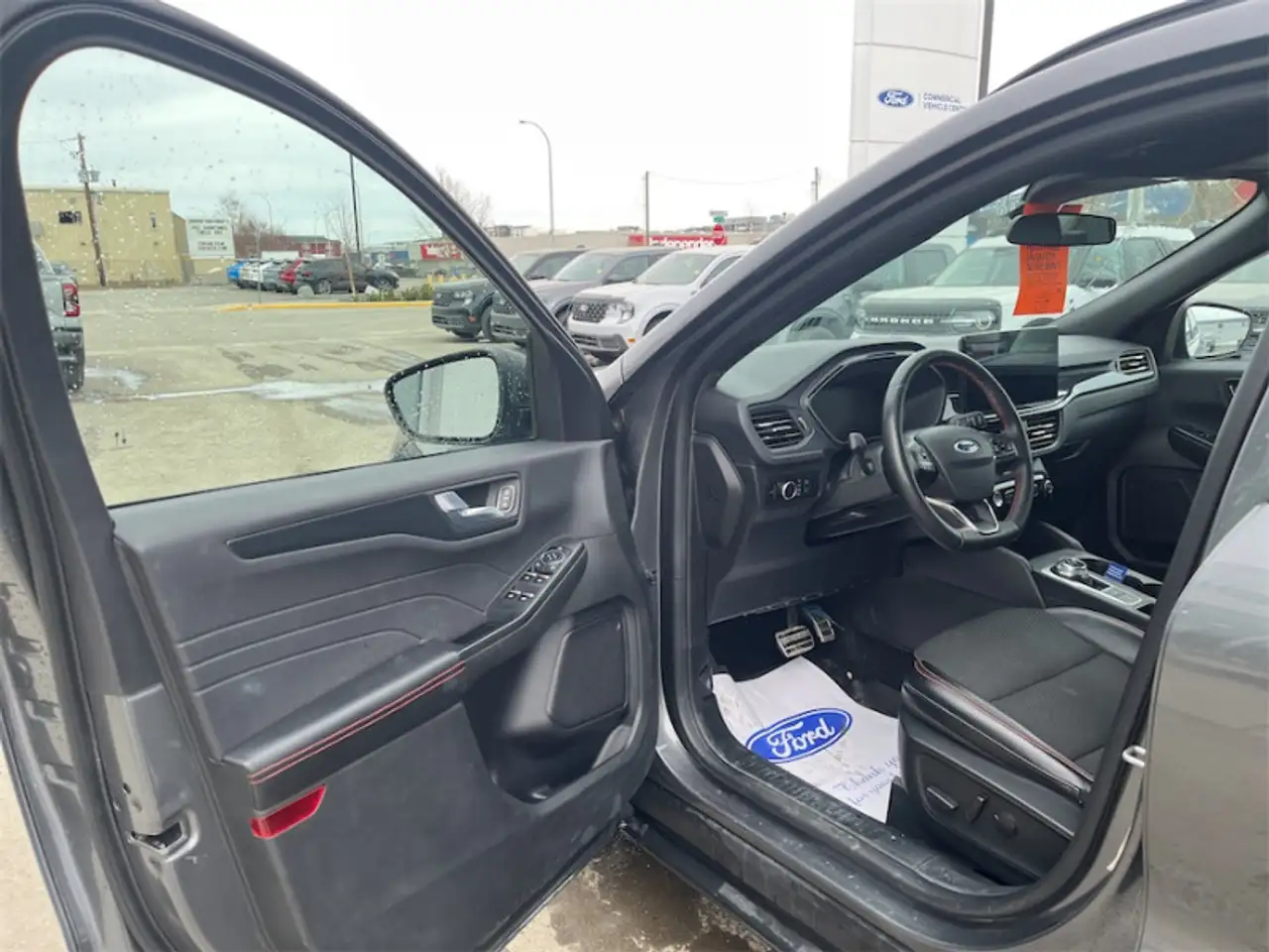 Ford Escape снимка Ford Escape