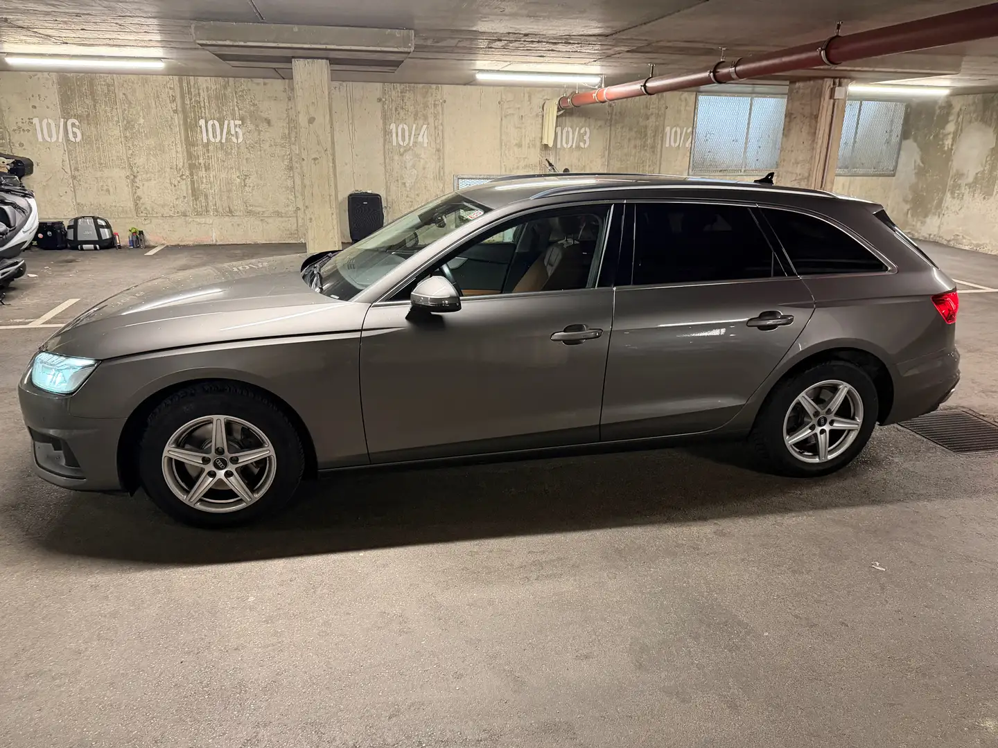 Audi A4 A4 Avant 30 TDI S-tronic Grau - 2