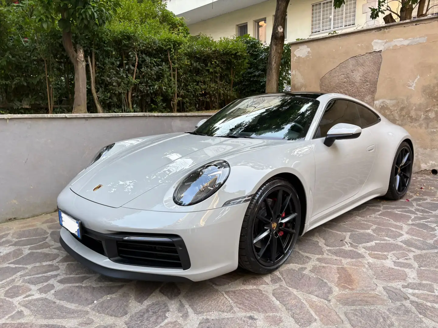 Porsche 992 Carrera 4S - 1