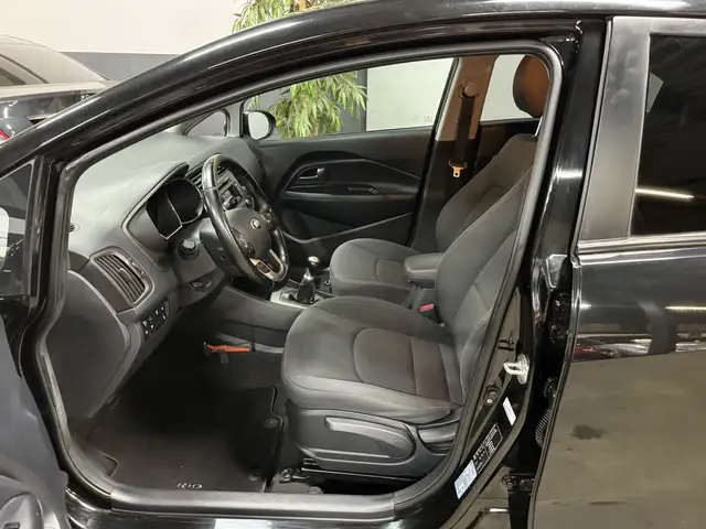 Kia Rio view 11