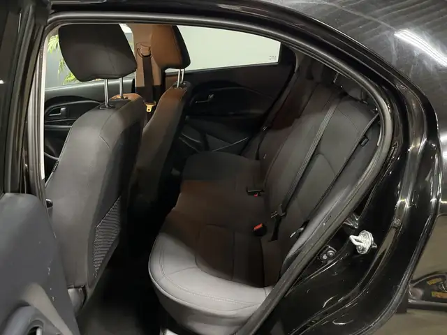 Kia Rio view 12