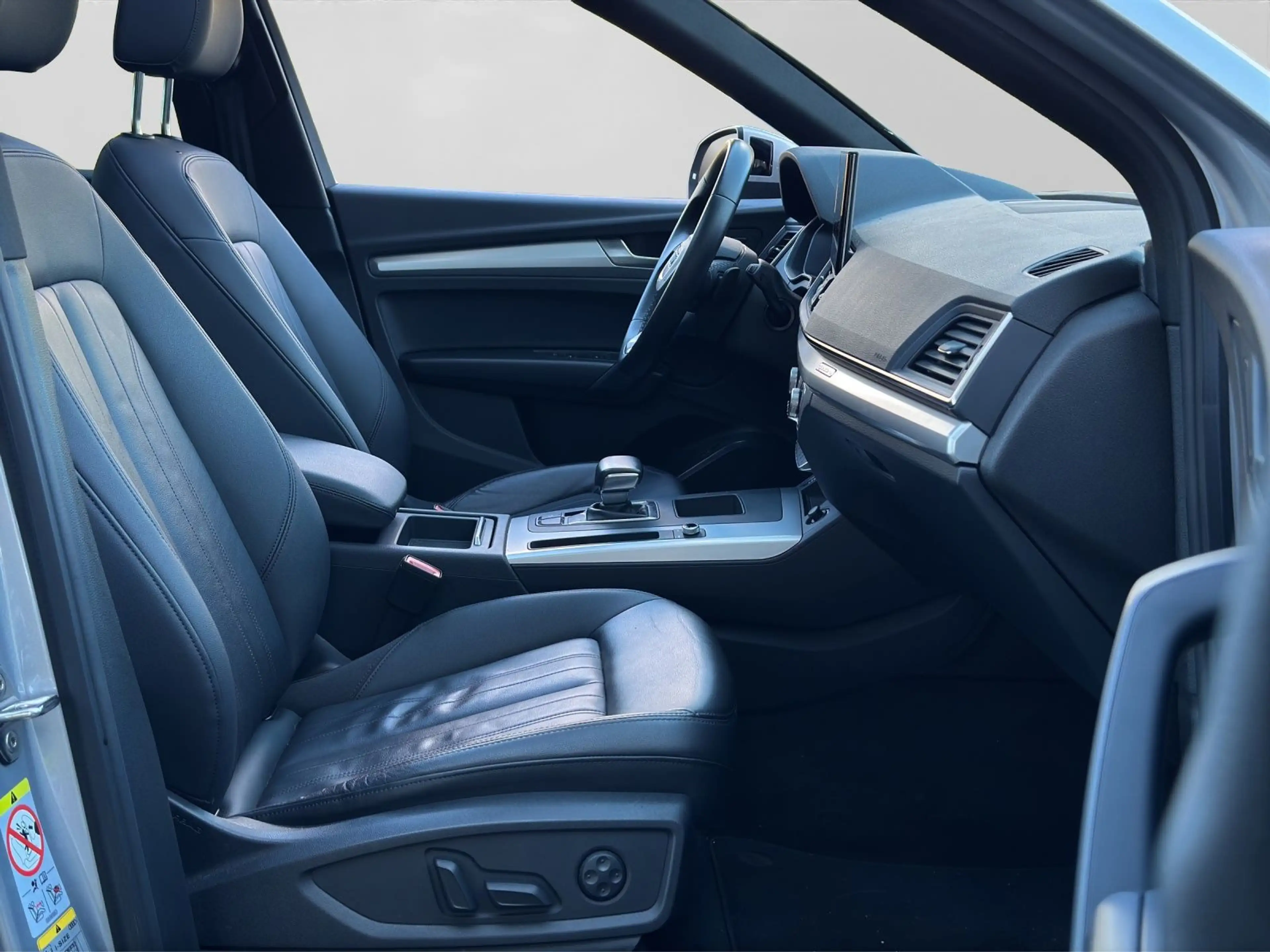 Audi Q5 40 TFSI Q S LINE LM19 PANO AHK MEMO — photo 4