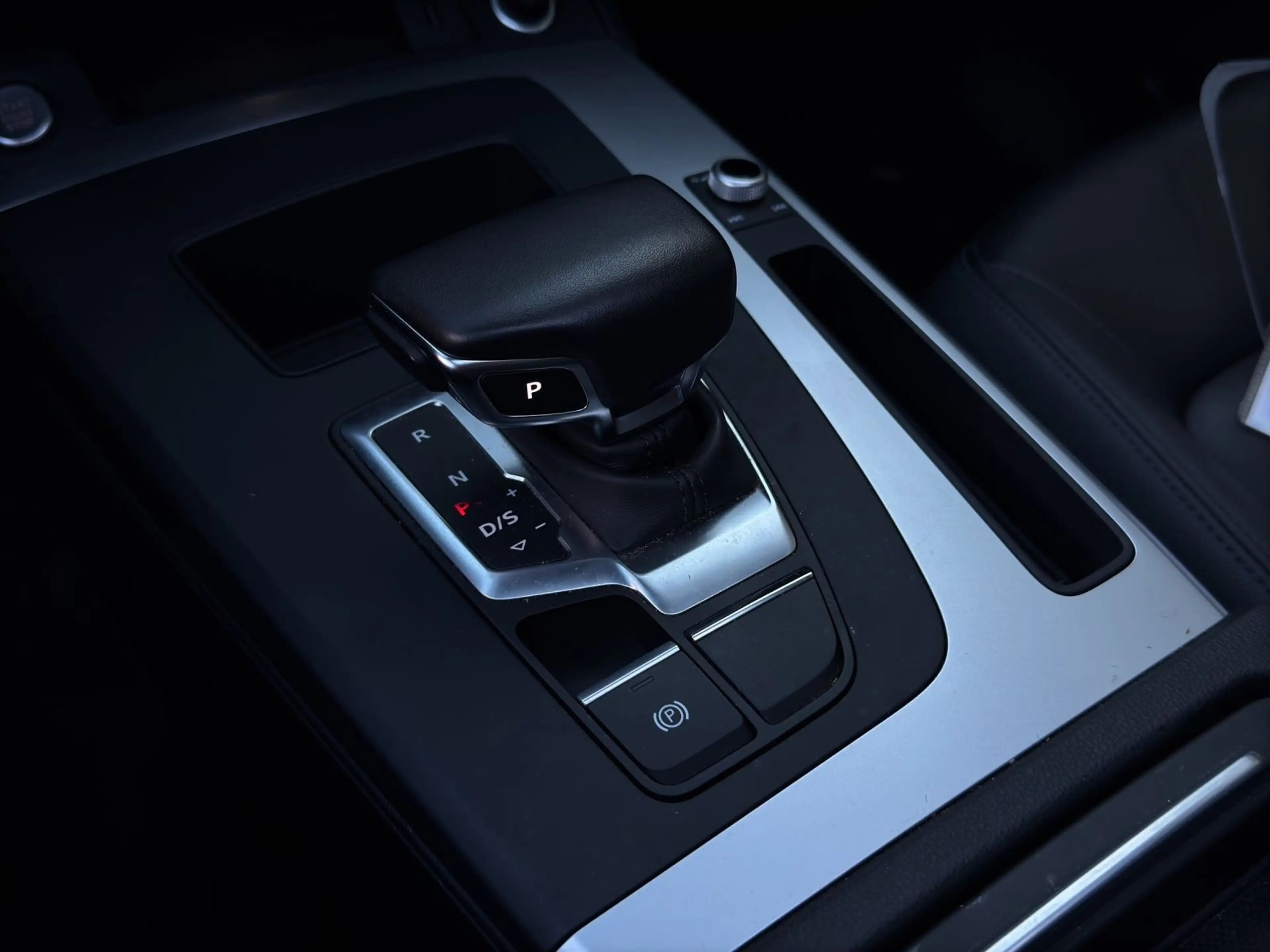 Audi Q5 40 TFSI Q S LINE LM19 PANO AHK MEMO — photo 11