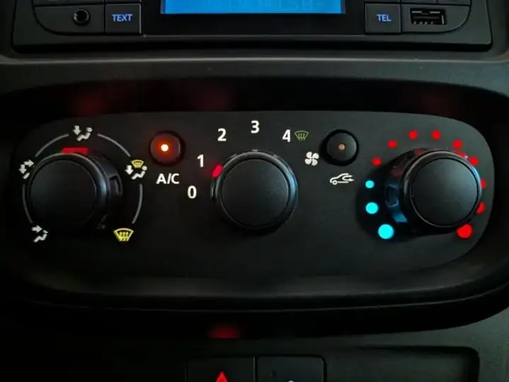 Nissan NV300 2018, foto 7