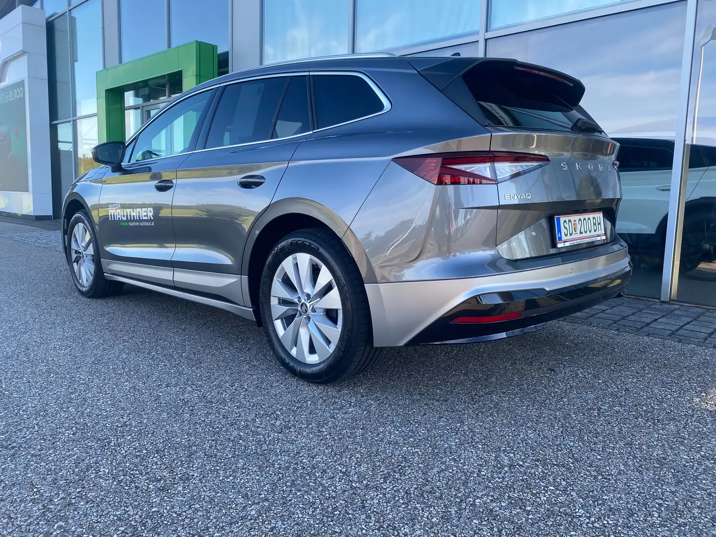 Skoda Enyaq 85 x Loft Grau - 2