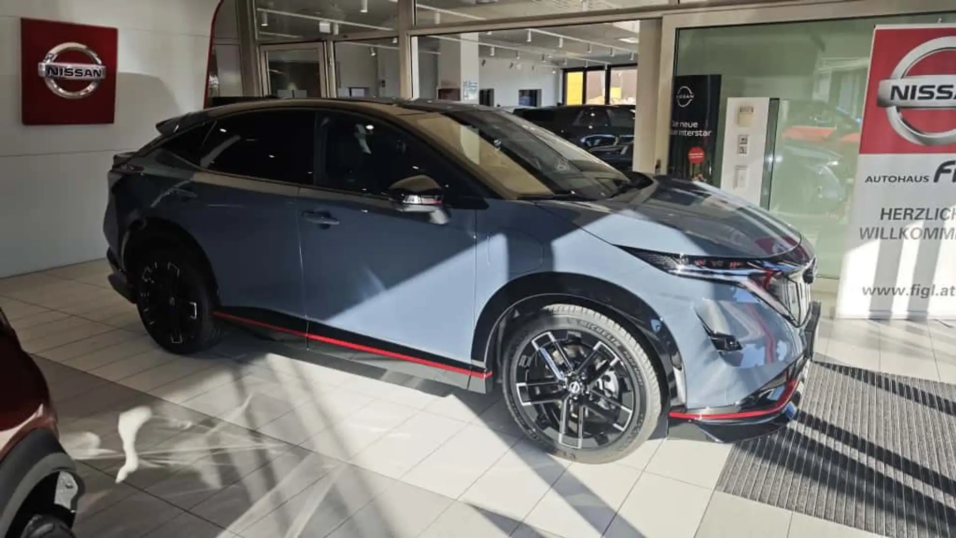 Nissan Ariya 87kWh e-4ORCE NISMO Aut. Grau - 2