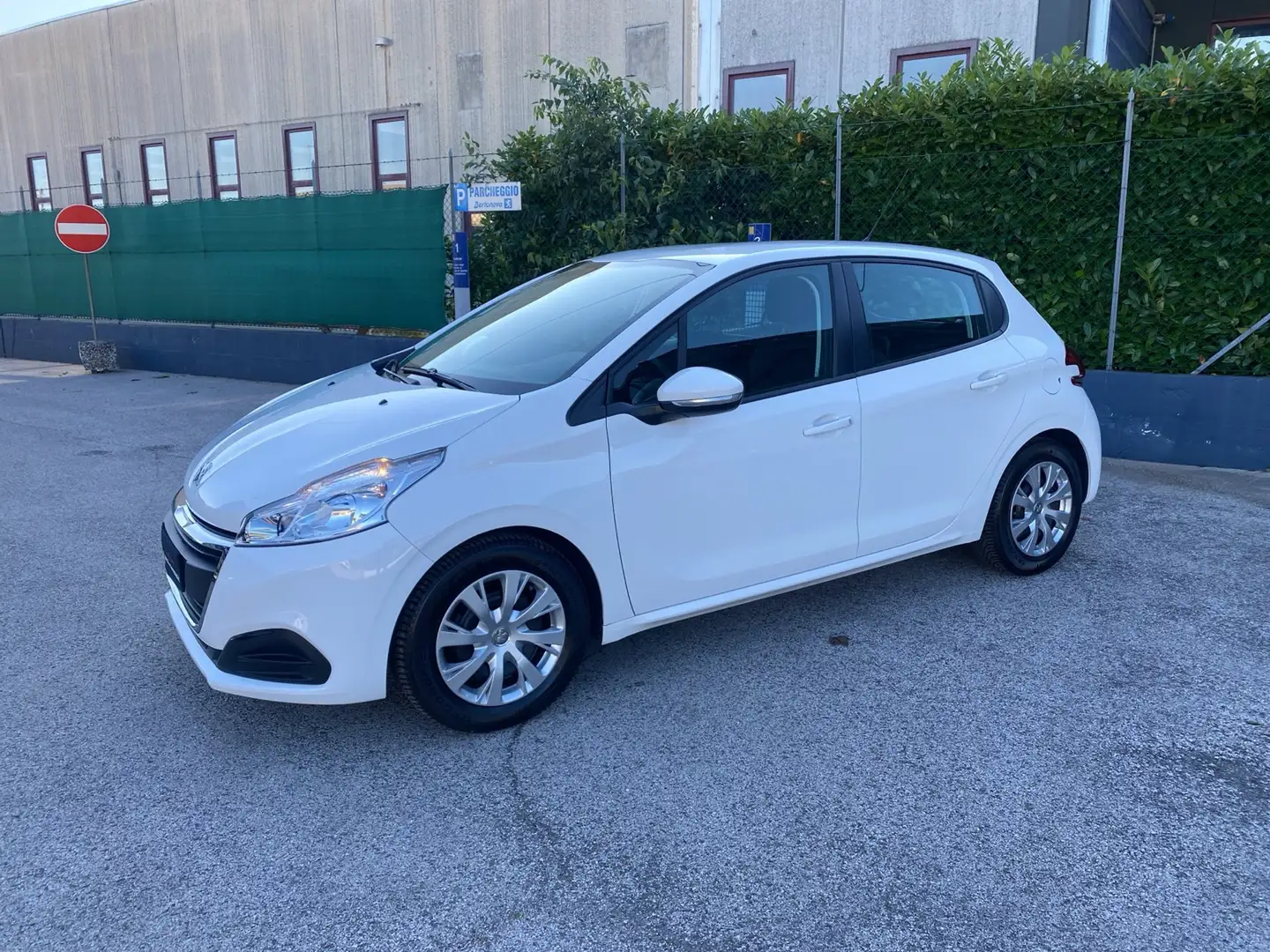 Peugeot 208 BlueHDi 75 5 porte Mix Bianco - 2