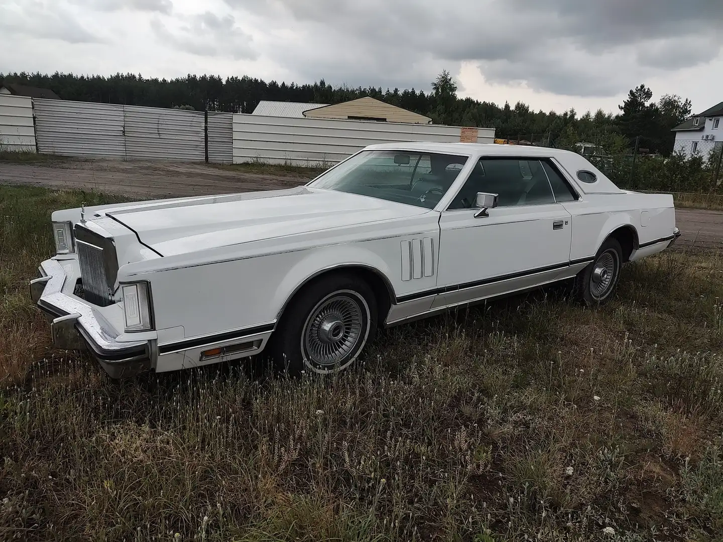 Lincoln Continental Mark V Blanc - 1