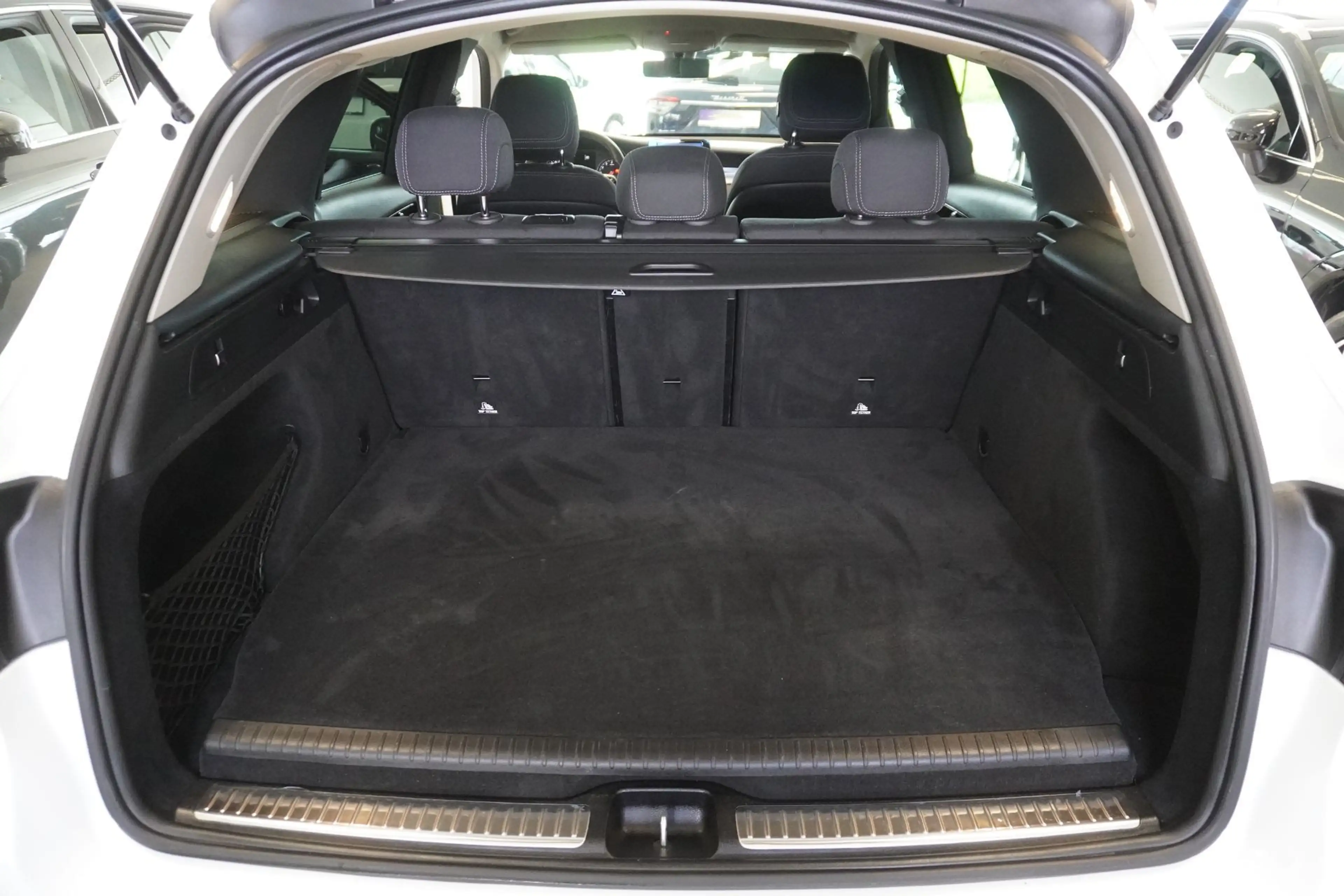 Mercedes-Benz GLC 300 e PHEV 4Matic LED/Navi — photo 10