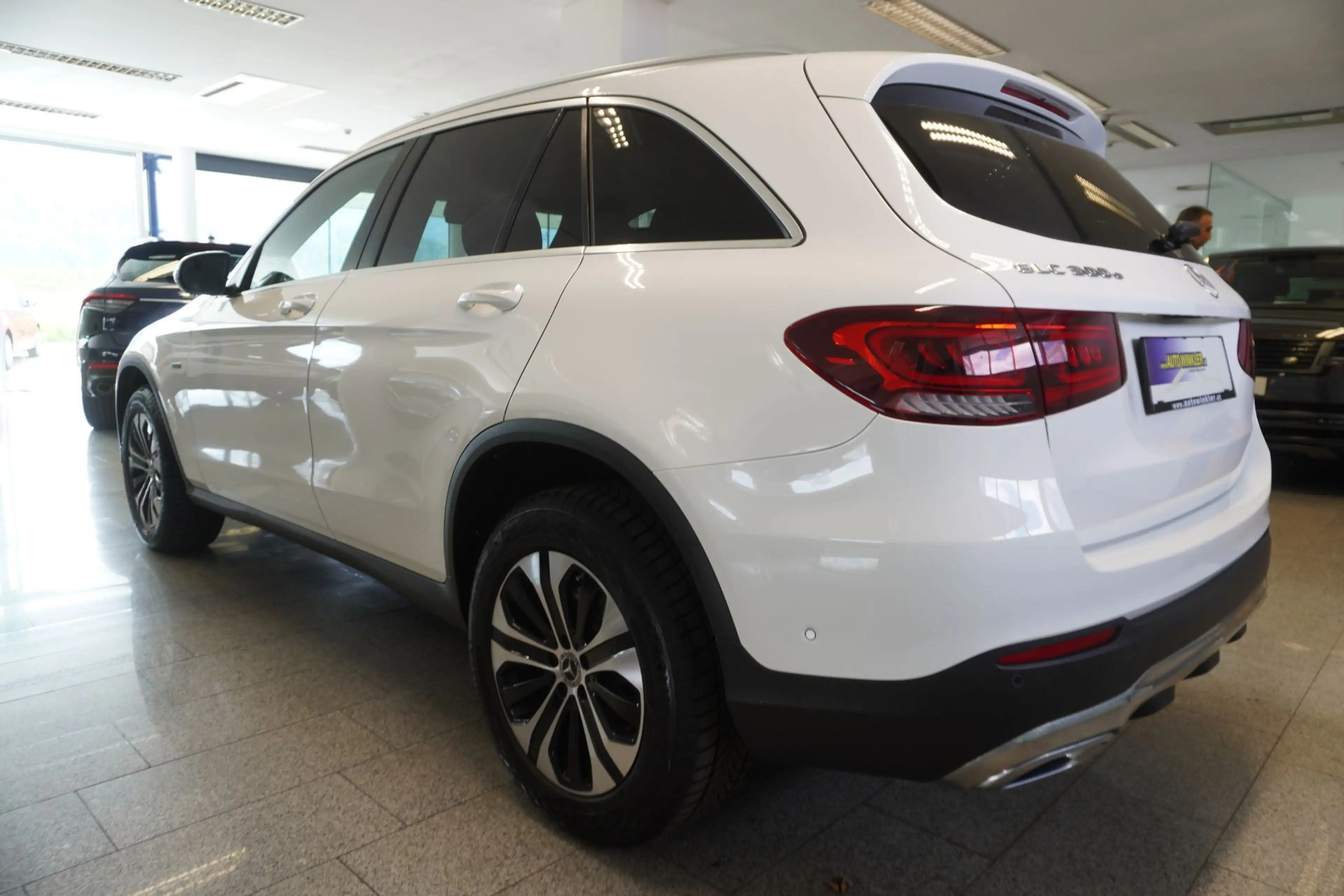 Mercedes-Benz GLC 300 e PHEV 4Matic LED/Navi — photo 4