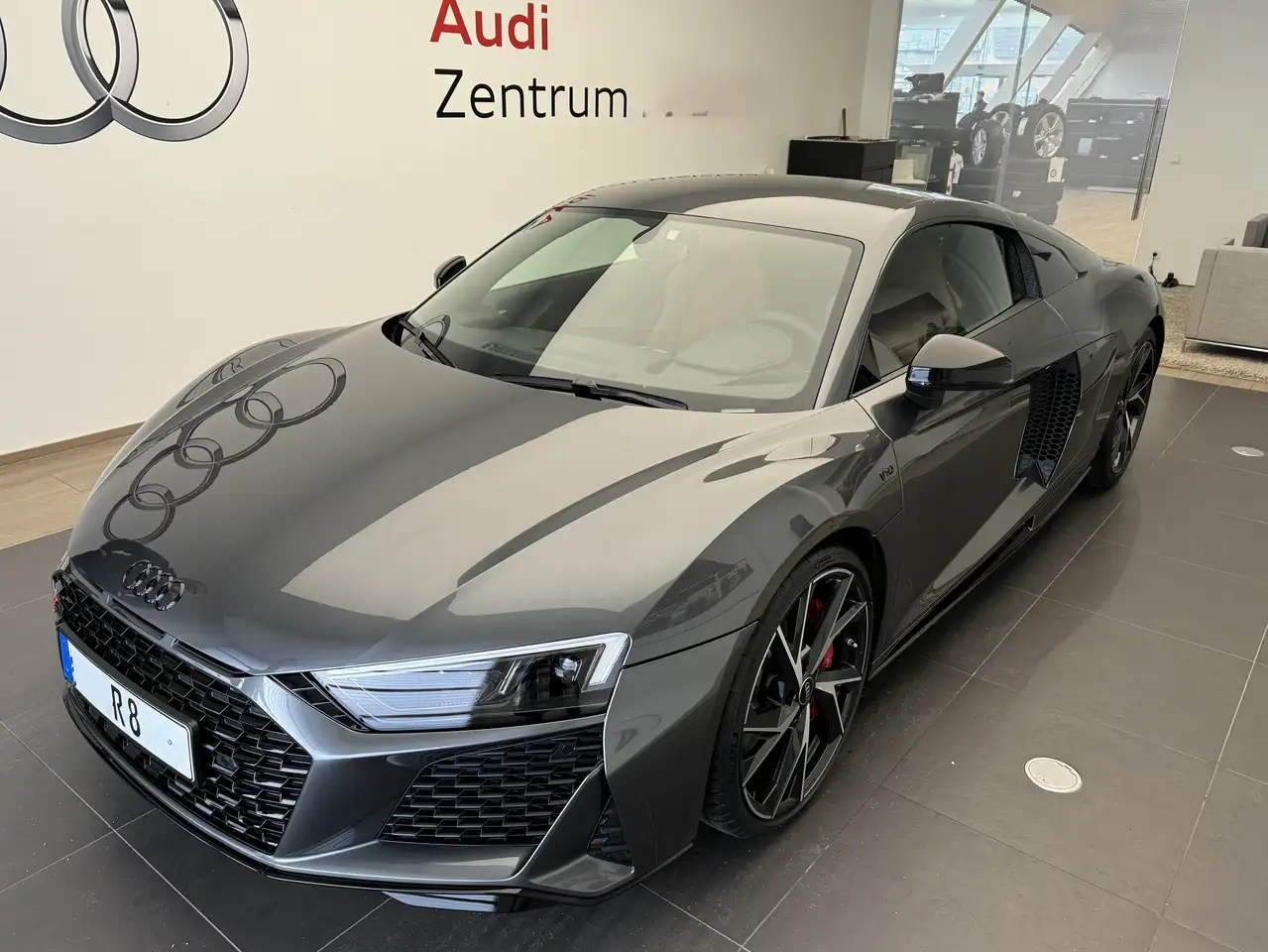 Audi R8