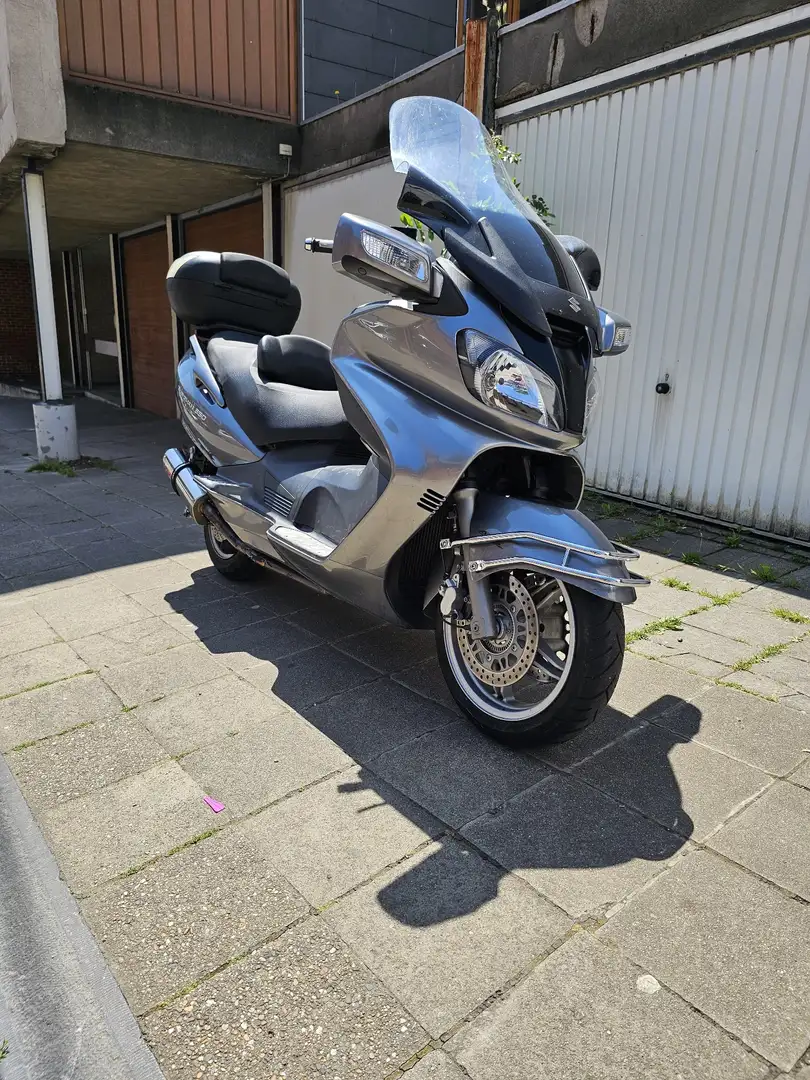 Suzuki Burgman 650 EXECUTIVE Gris - 1