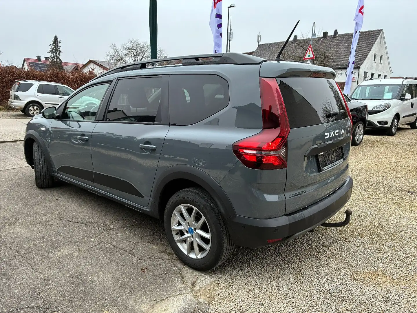 Dacia Jogger Expression TCe 110 - AHK - Kamera - SHZG Gris - 2