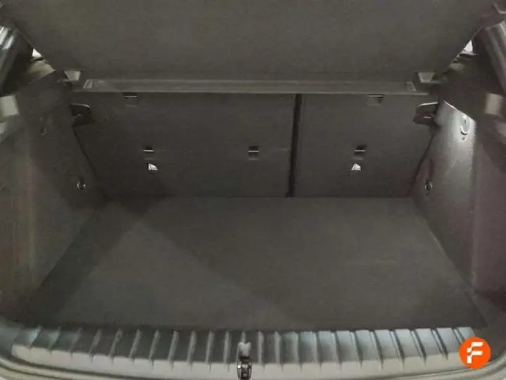 BMW Serie 1 2020, foto 17