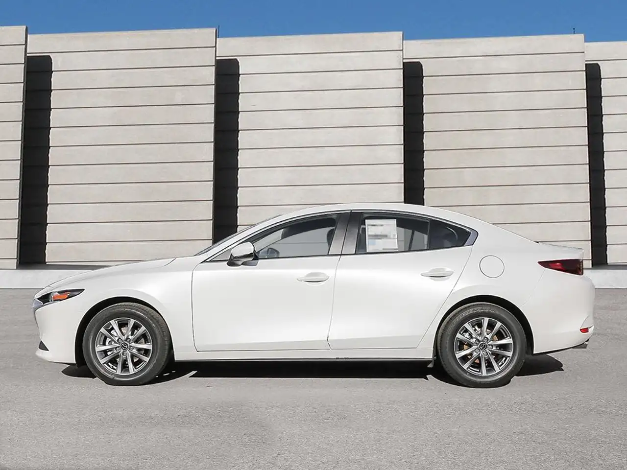 Mazda 3 снимка Mazda 3