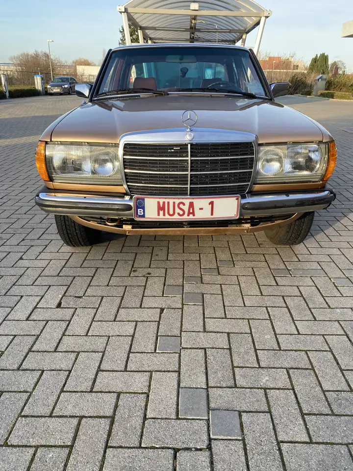 Mercedes-Benz 200 200 1983