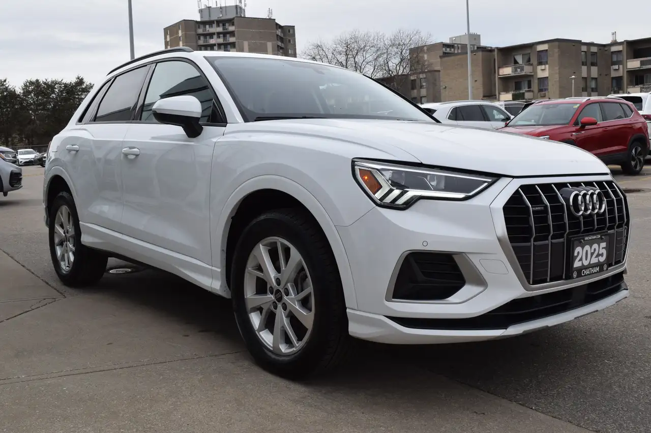 Audi Q3 снимка Audi Q3