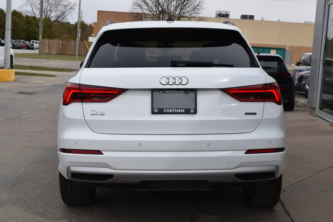 Audi Q3 снимка Audi Q3