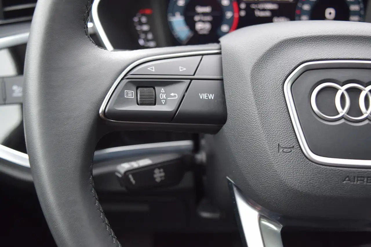 Audi Q3 снимка Audi Q3