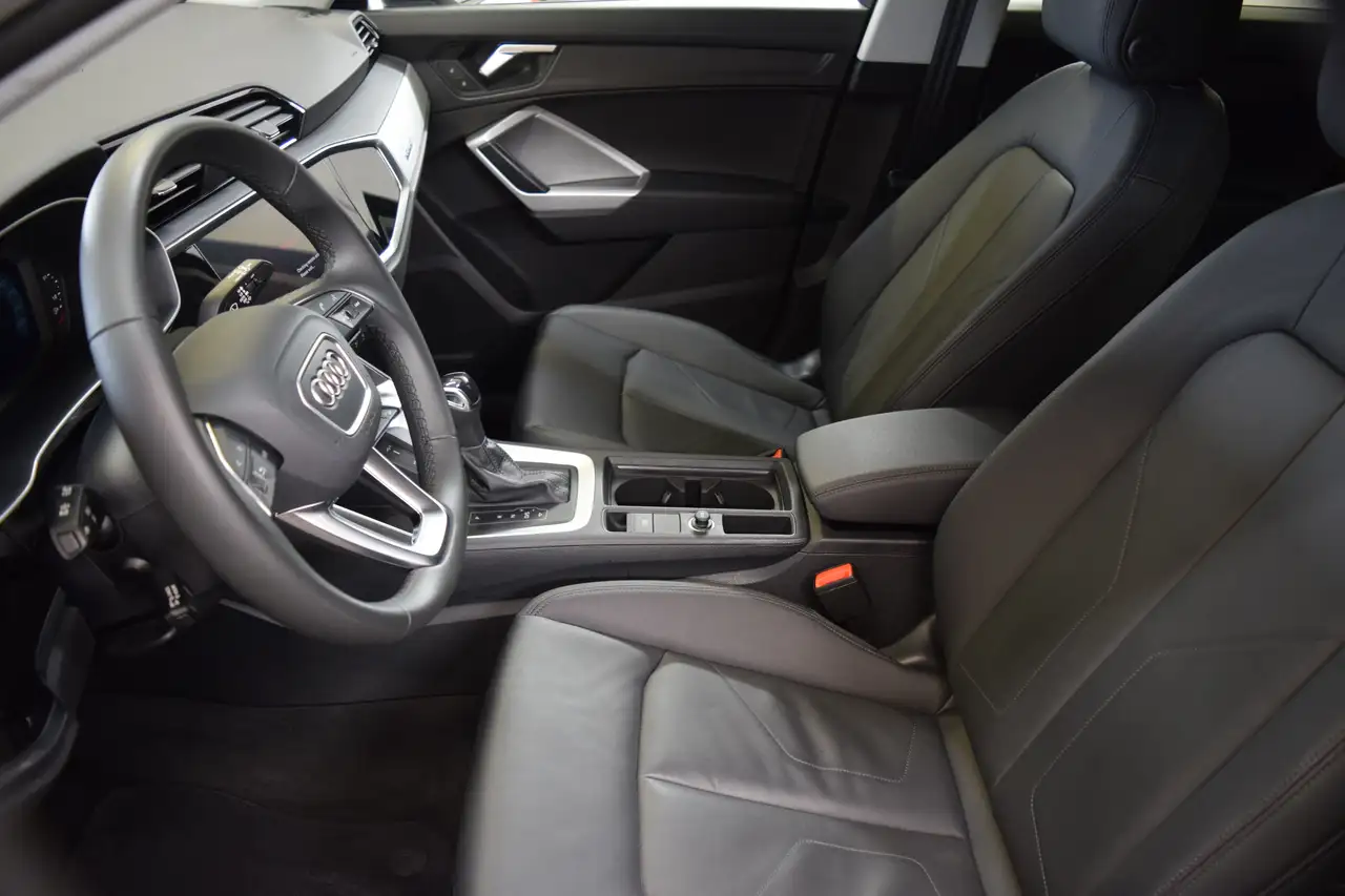 Audi Q3 снимка Audi Q3