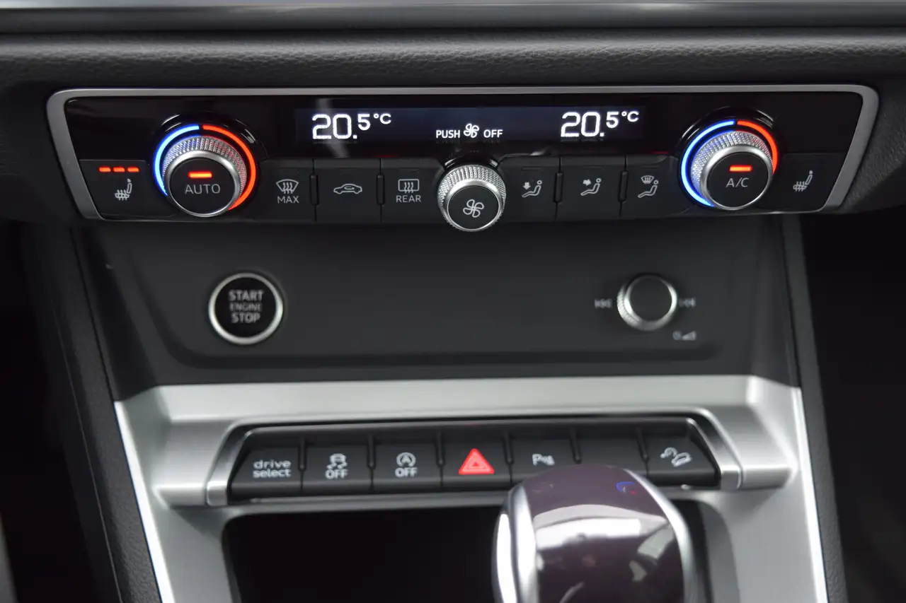 Audi Q3 снимка Audi Q3