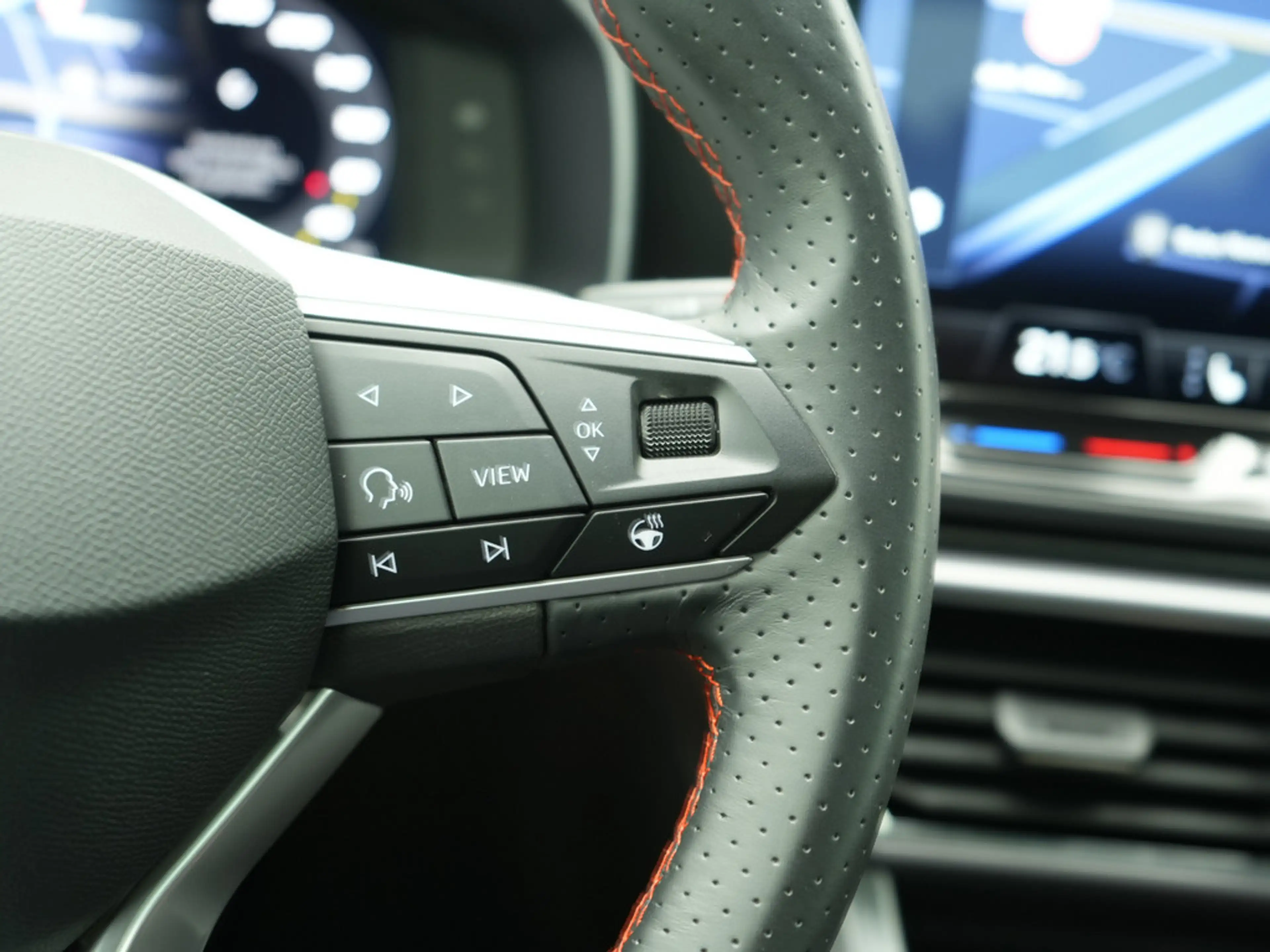 SEAT Leon FR DSG ACC MATRIX NAVI KAM KEYLESS PDC — photo 12