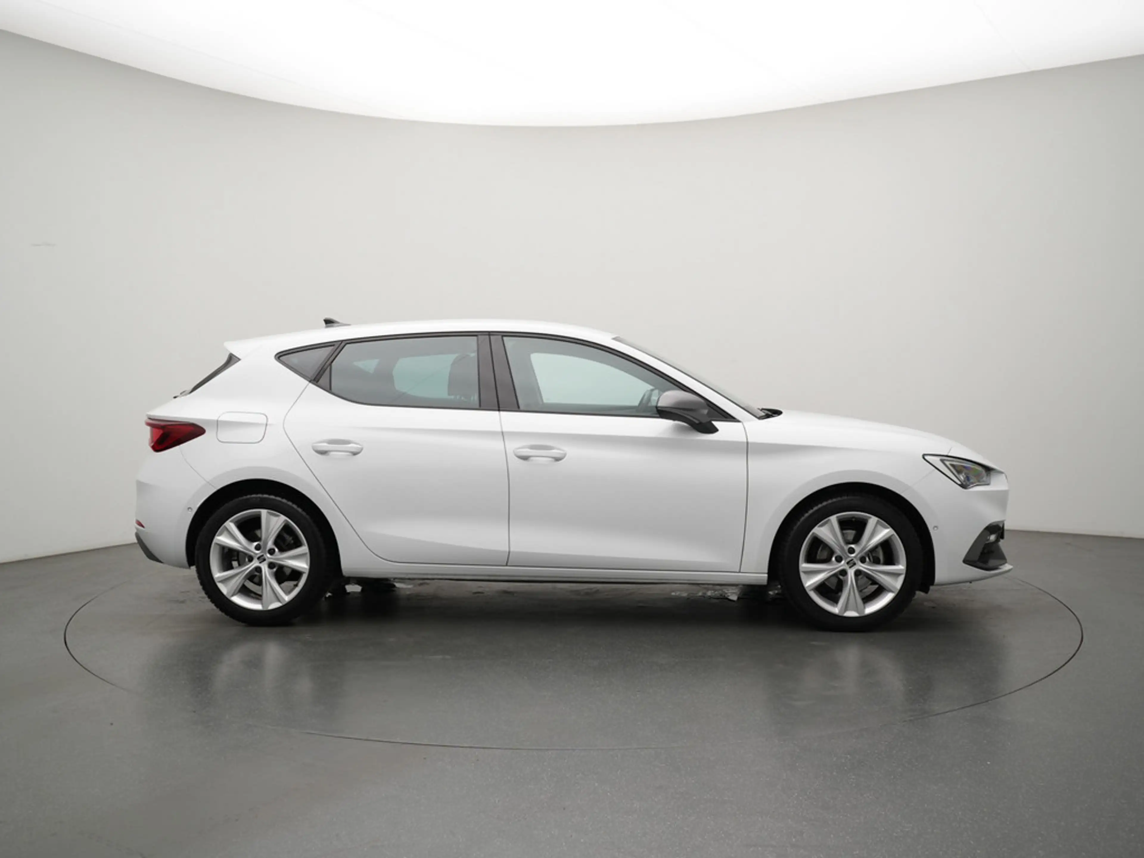 SEAT Leon FR DSG ACC MATRIX NAVI KAM KEYLESS PDC — photo 3