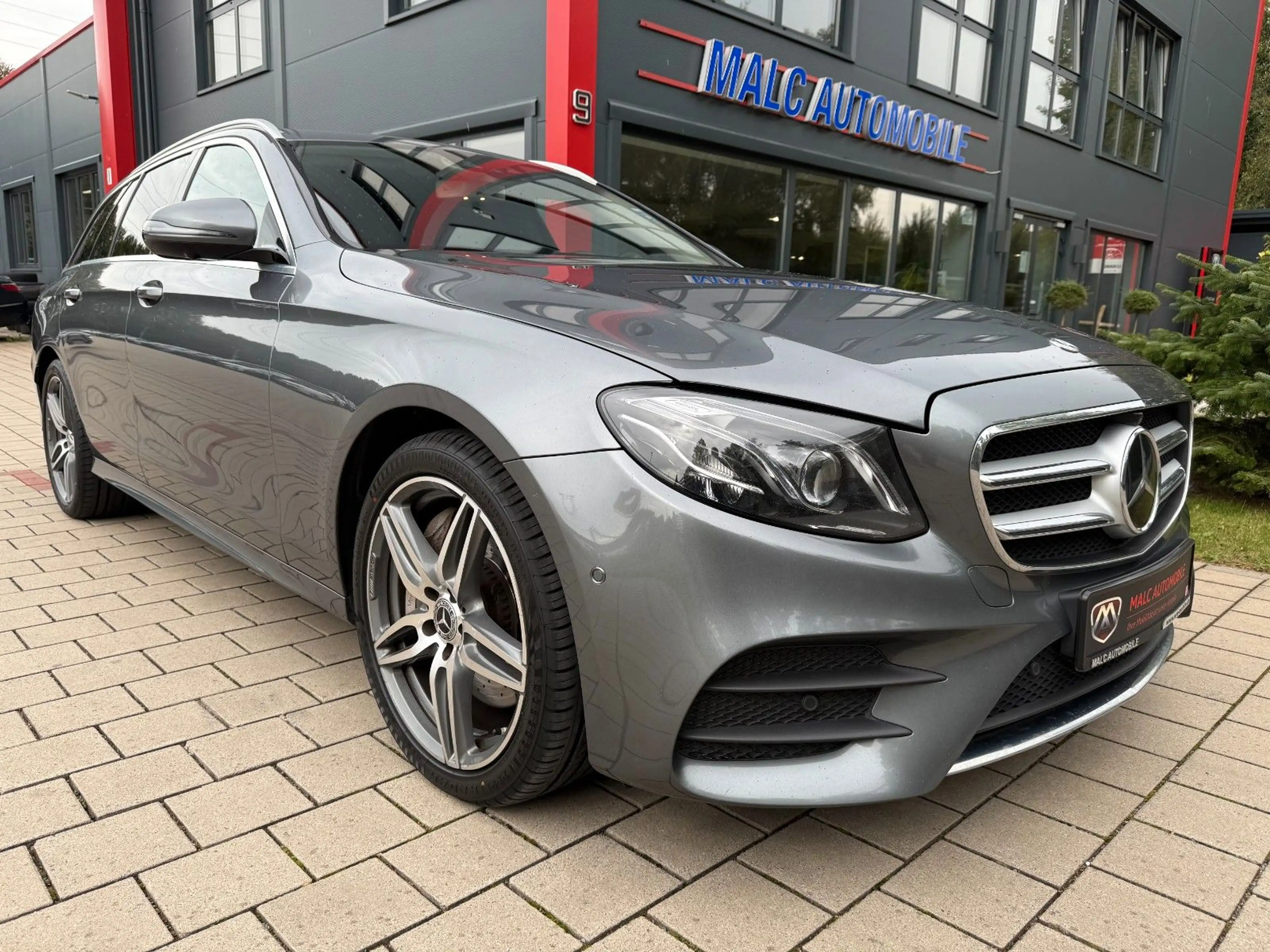 Mercedes-Benz E 400 4Matic AMG Line (Tüv&Insp.neu)