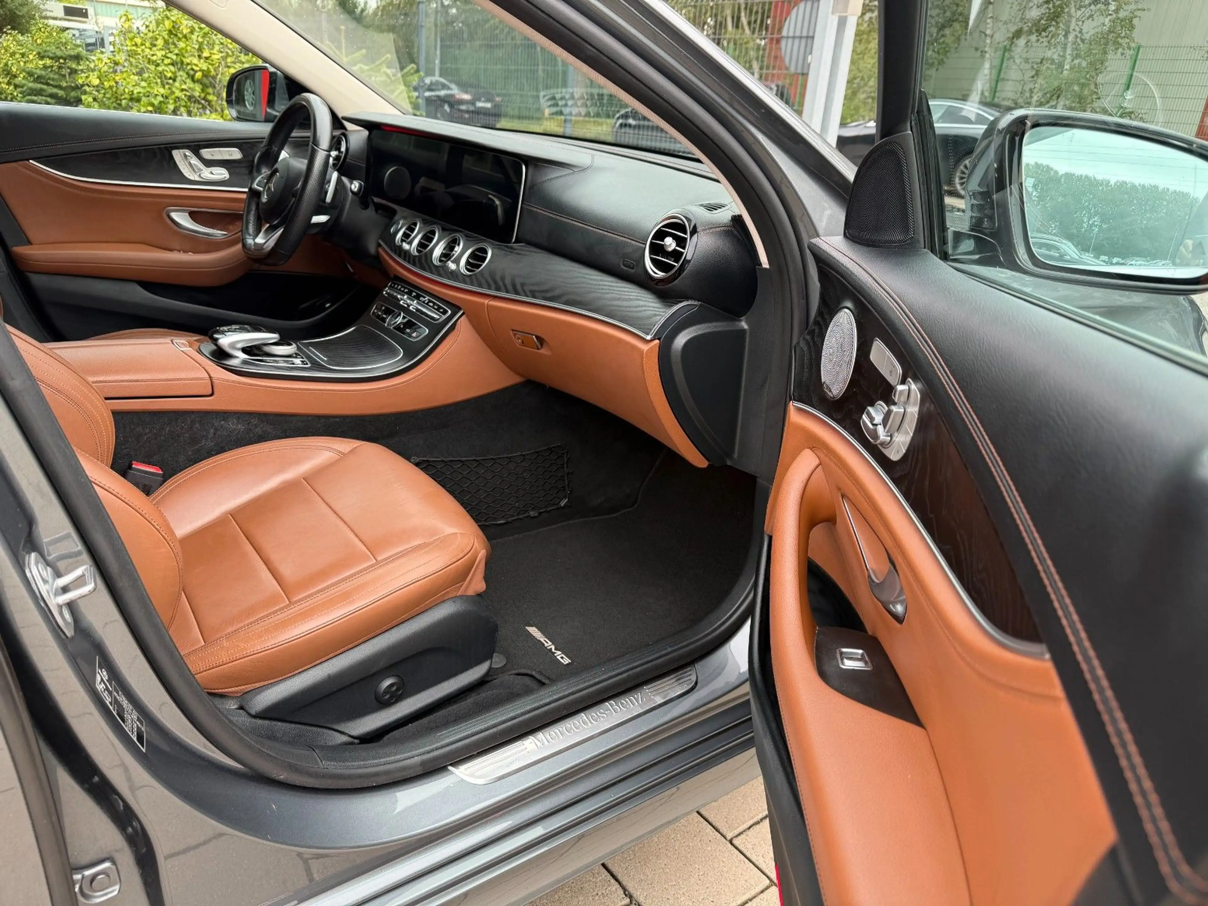 Mercedes-Benz E 400 4Matic AMG Line (Tüv&Insp.neu) — photo 13