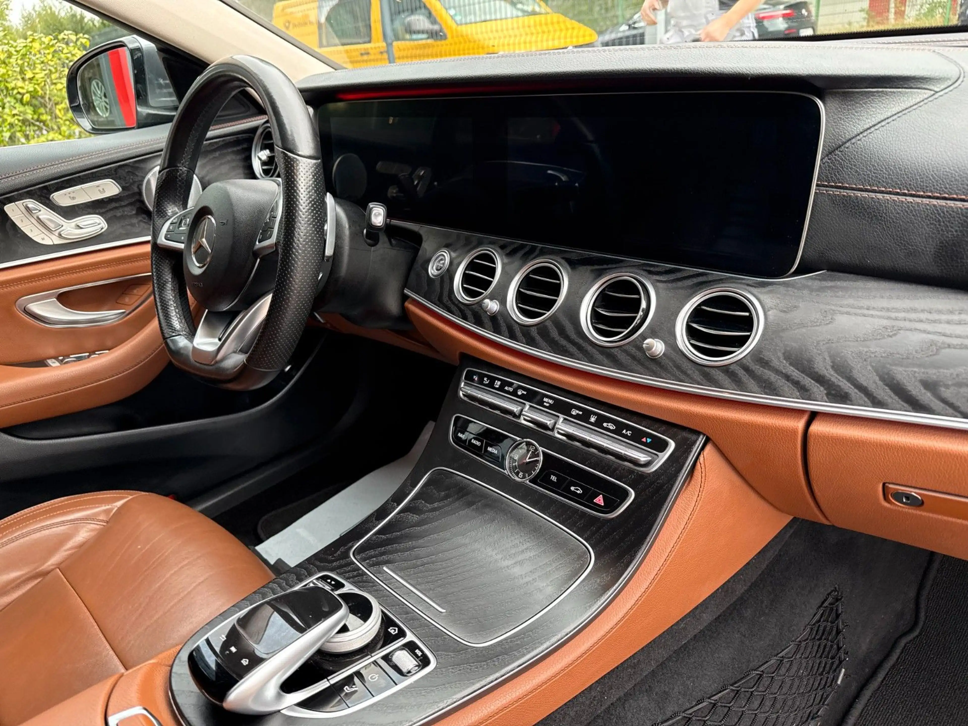 Mercedes-Benz E 400 4Matic AMG Line (Tüv&Insp.neu) — photo 9