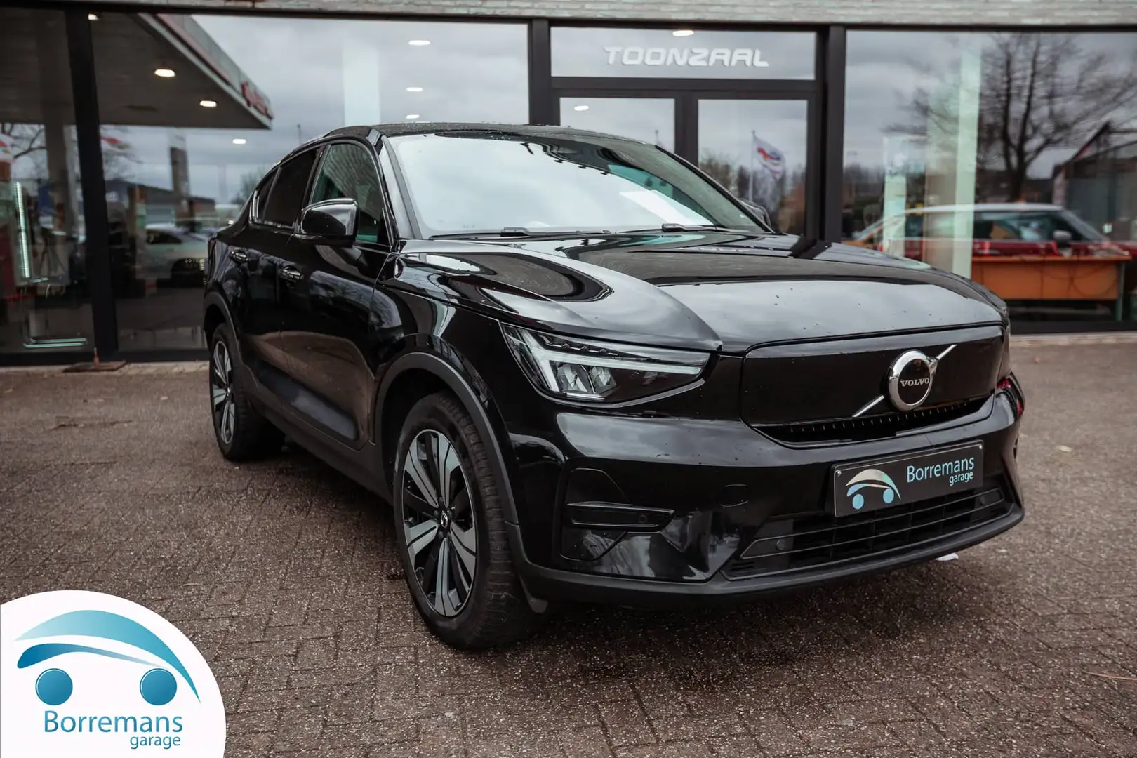 Volvo C40 Recharge 231 pk  Navi/Carplay/Pano Dak/... Zwart - 1