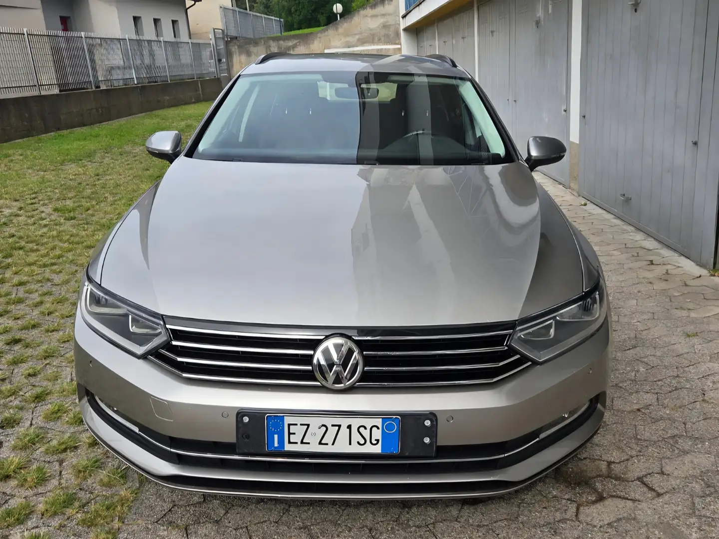 Volkswagen Passat Variant Passat VIII 2015 Variant1.6 tdi 120cv Grigio - 1