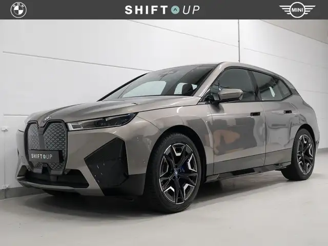 BMW iX xDrive40 Sport Laser | Soft Close