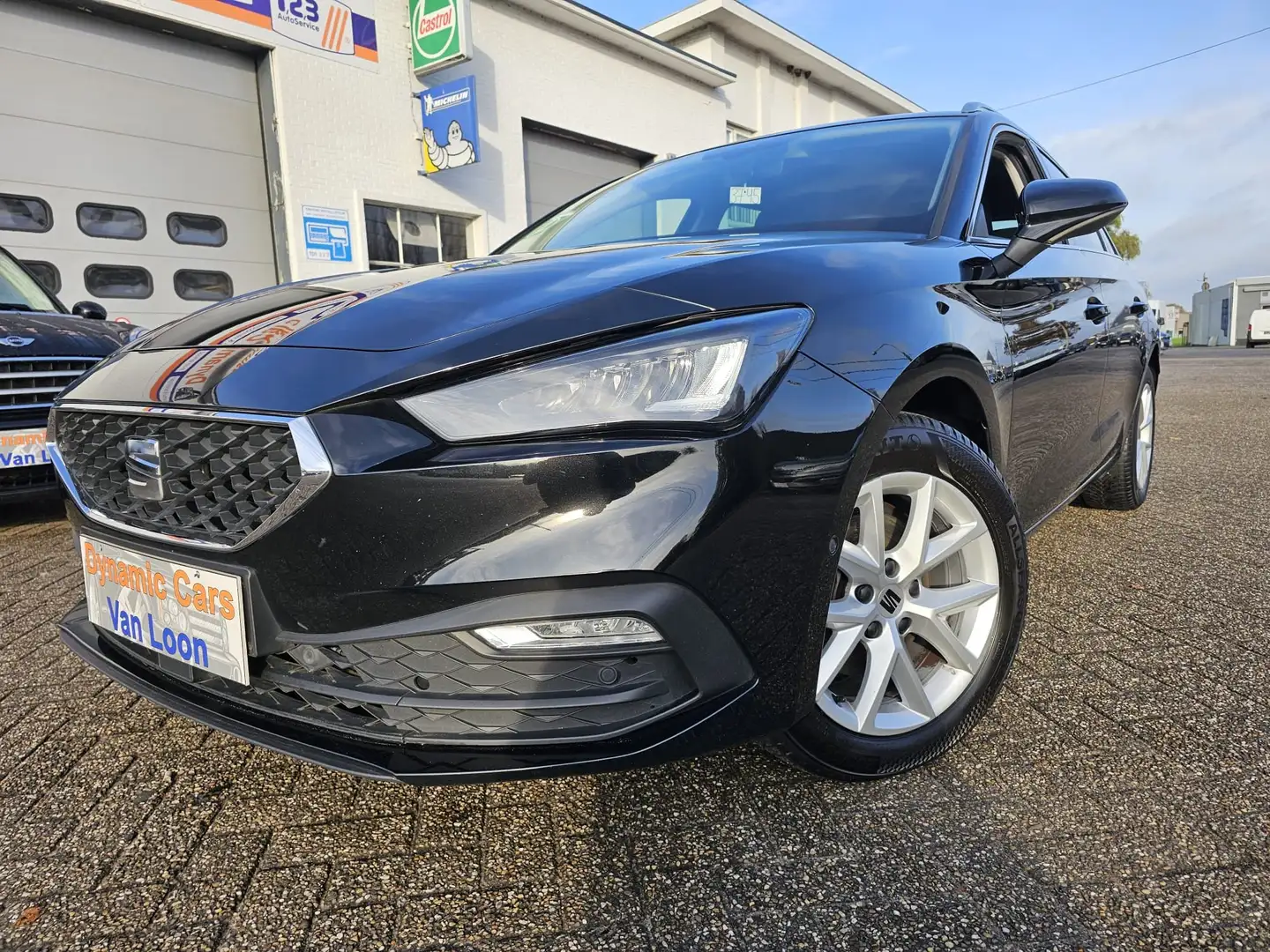 SEAT Leon Sportstourer 1.0 TSI OPF,Lane,Adaptive,Led,Carplay Zwart - 1